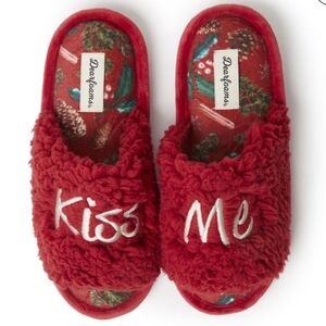 NWT Dayfoams Kiss Me Slippers Sz L 9/10